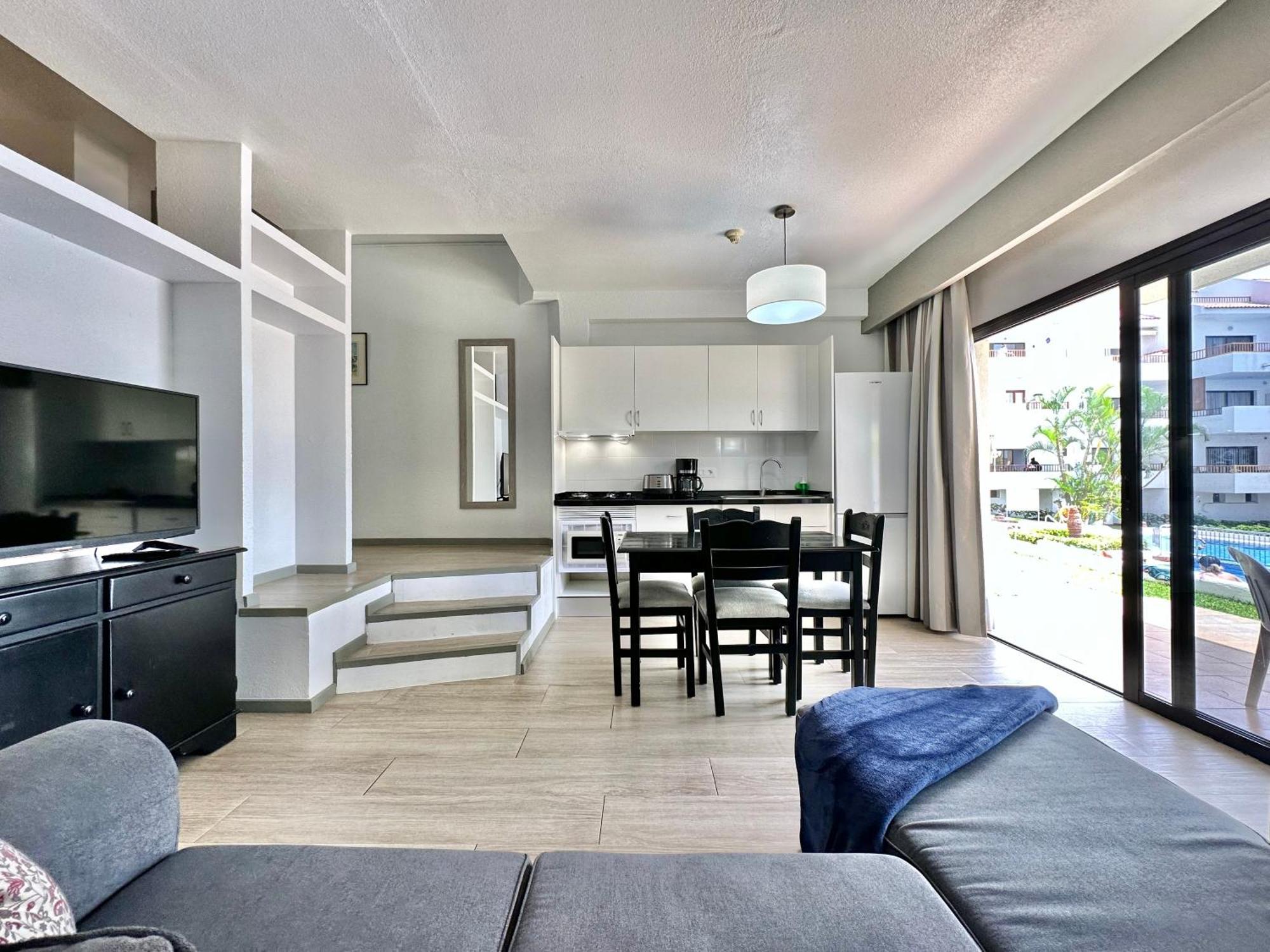Pool Views Terrace Apartment ลอส กริสเตียนอส ภายนอก รูปภาพ