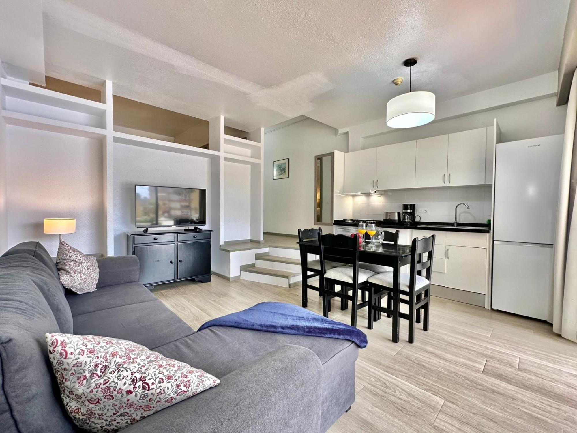 Pool Views Terrace Apartment ลอส กริสเตียนอส ภายนอก รูปภาพ