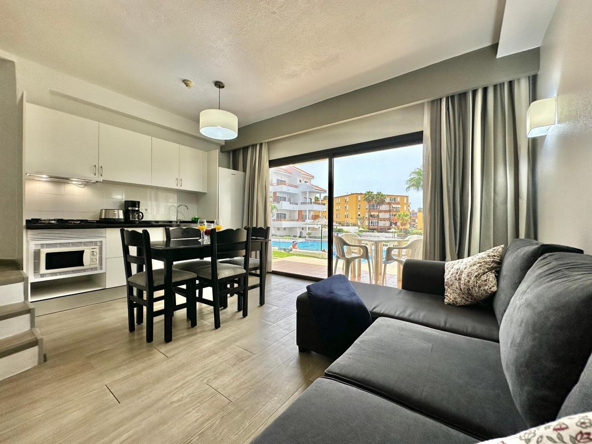 Pool Views Terrace Apartment ลอส กริสเตียนอส ภายนอก รูปภาพ