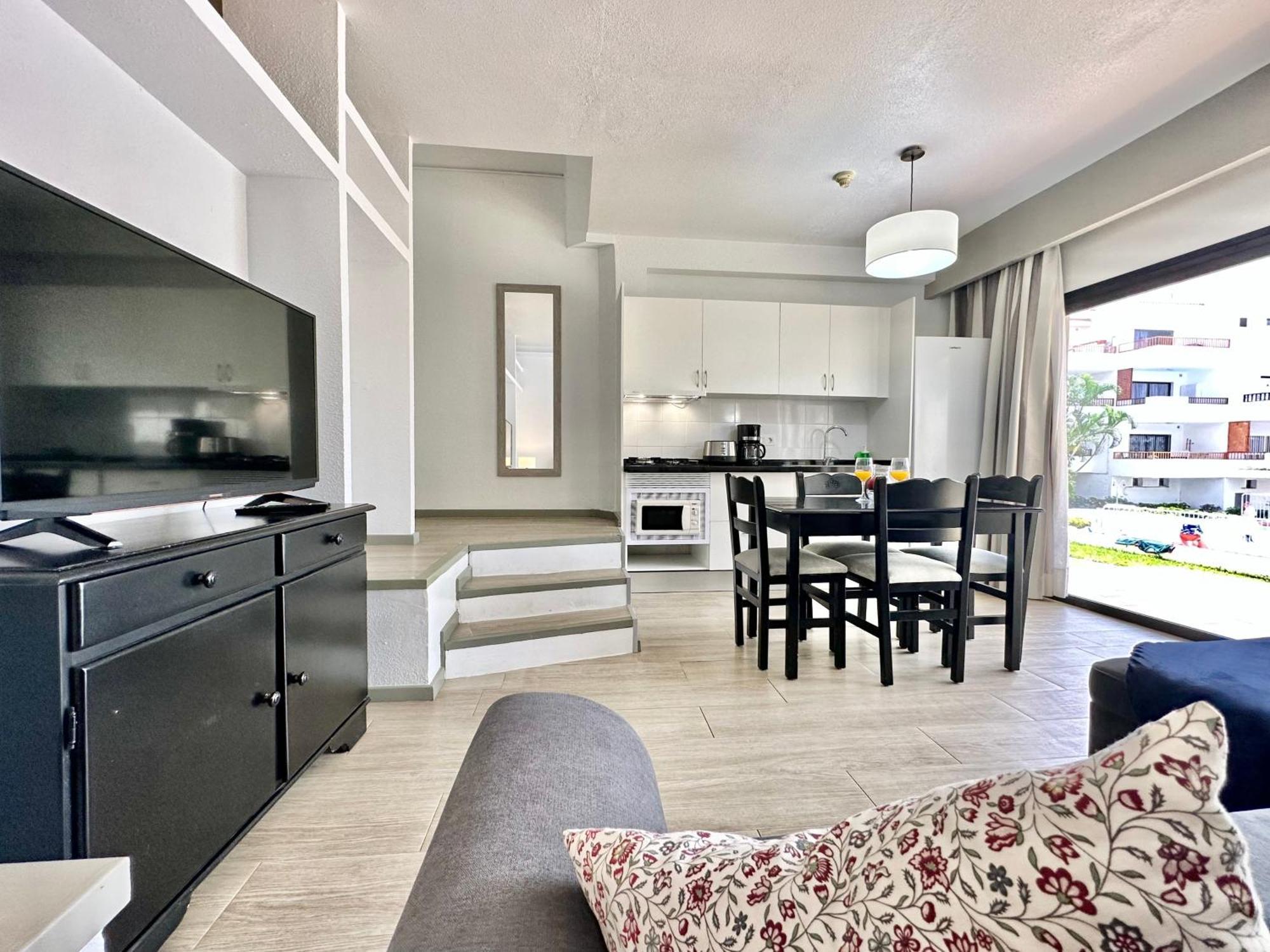 Pool Views Terrace Apartment ลอส กริสเตียนอส ภายนอก รูปภาพ