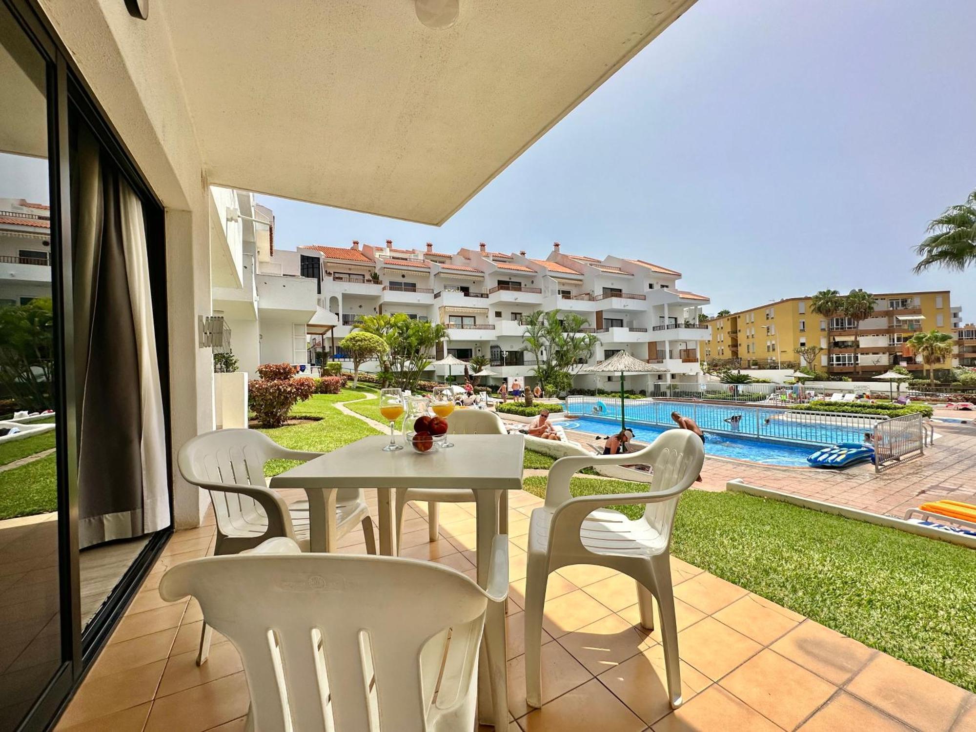 Pool Views Terrace Apartment ลอส กริสเตียนอส ภายนอก รูปภาพ