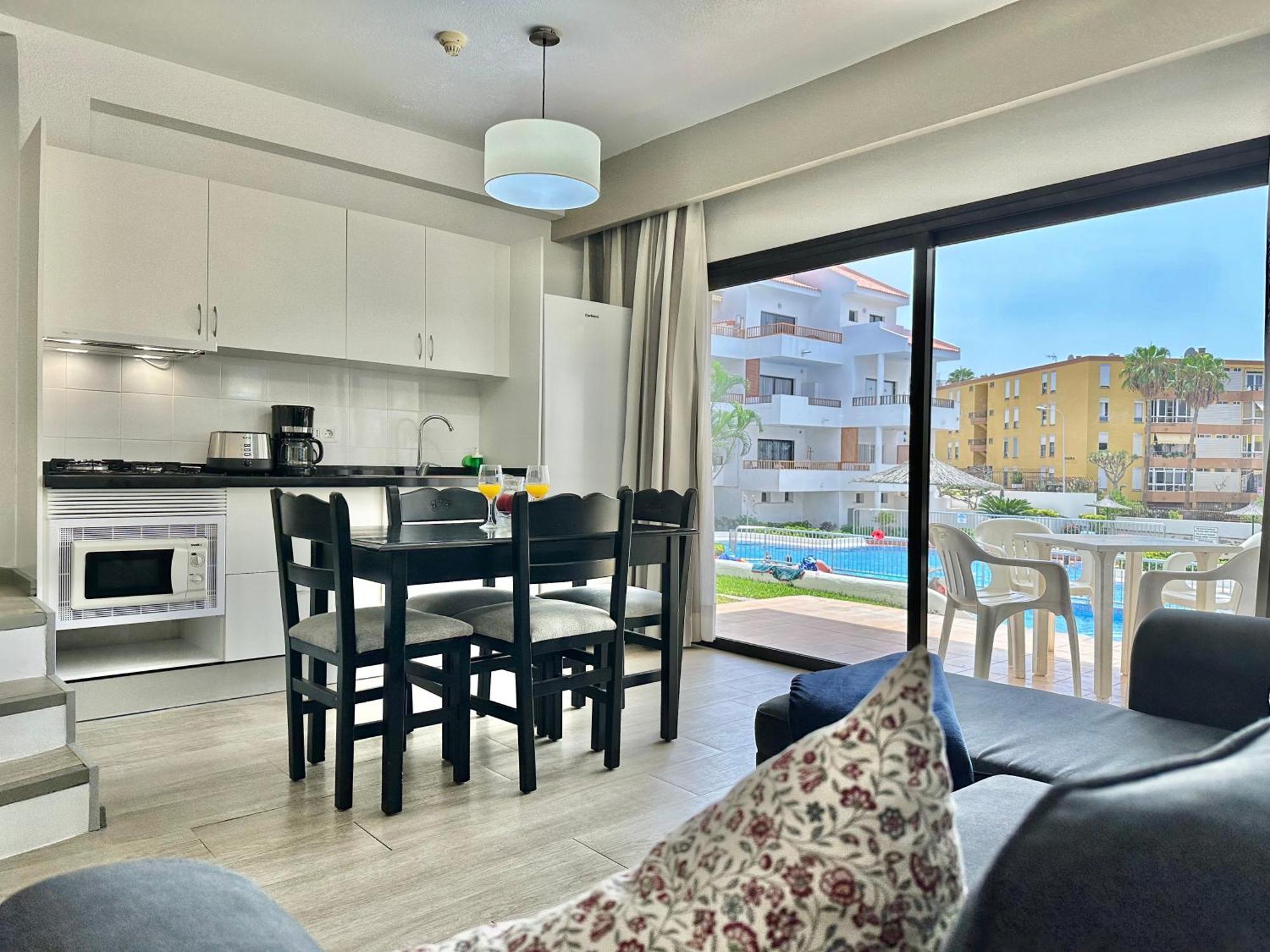 Pool Views Terrace Apartment ลอส กริสเตียนอส ภายนอก รูปภาพ
